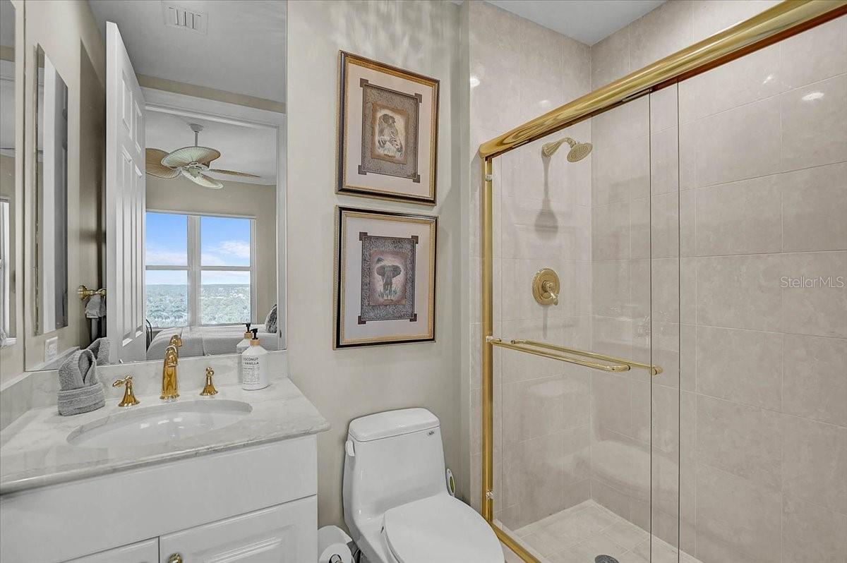 Listing photo id 25 for 401 Point Road 1001