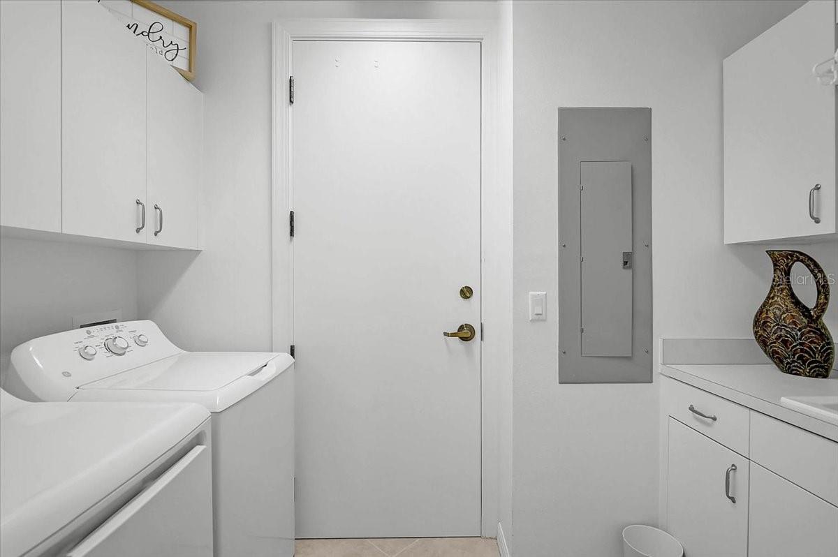 Listing photo id 28 for 401 Point Road 1001