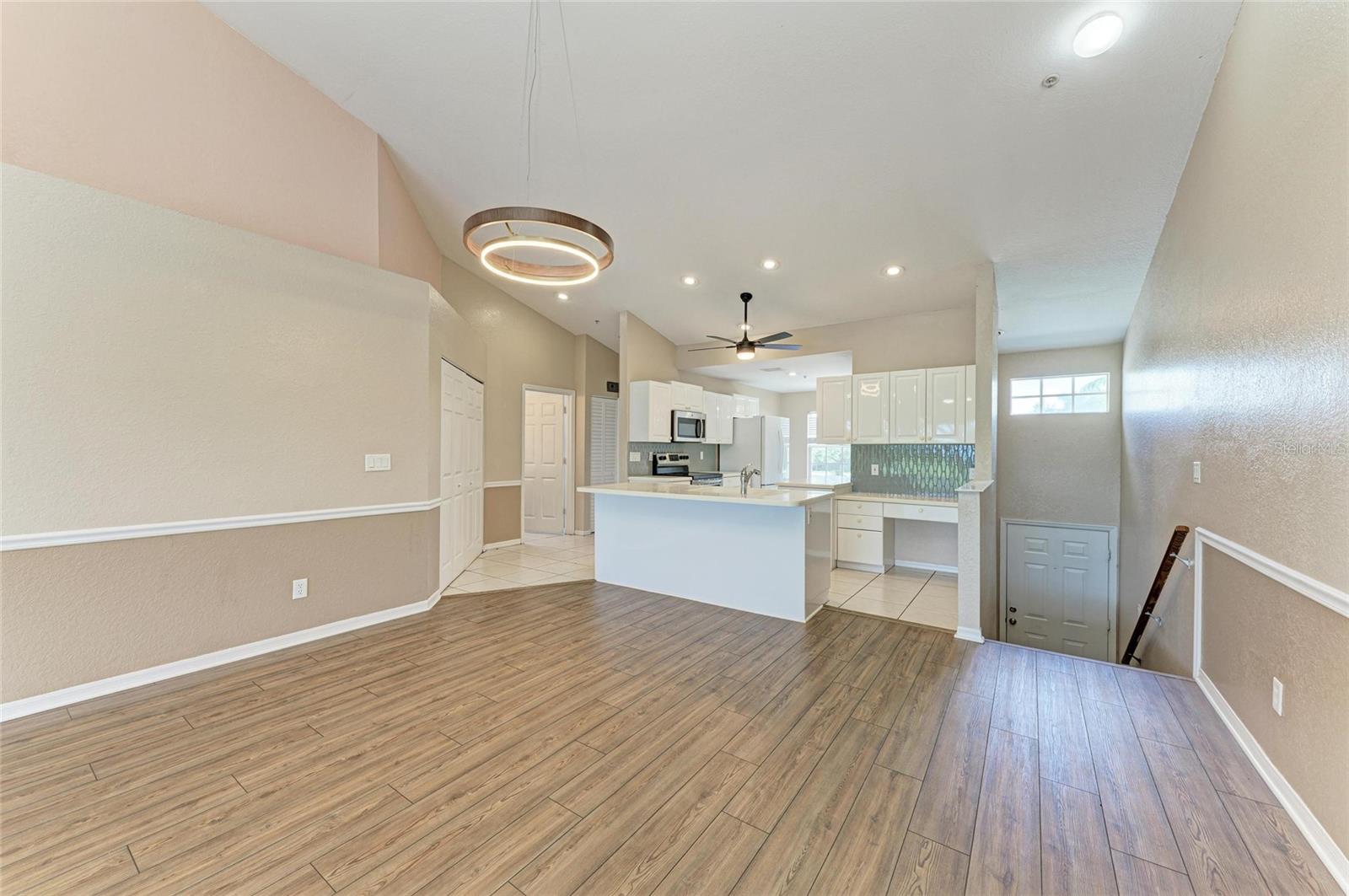 Image 10 of 42 For 6618 Pineview Terrace 6618