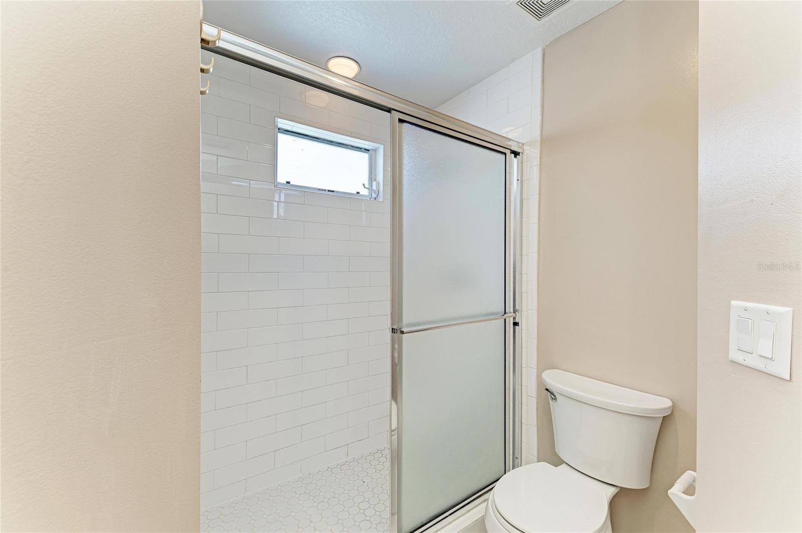 Image 21 of 42 For 6618 Pineview Terrace 6618