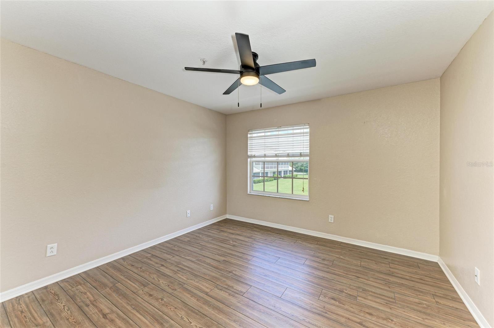 Image 23 of 42 For 6618 Pineview Terrace 6618
