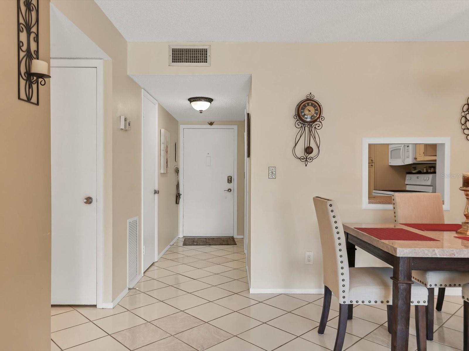 Image 11 of 47 For 1330 Glen Oaks Drive E 174d