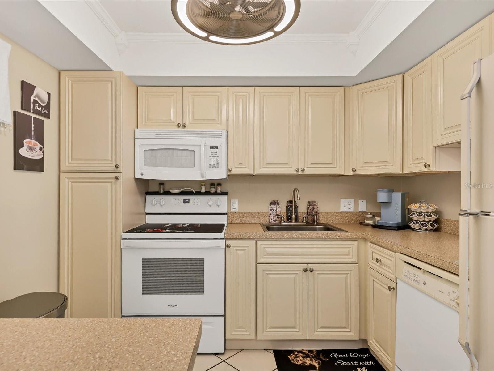 Image 14 of 47 For 1330 Glen Oaks Drive E 174d