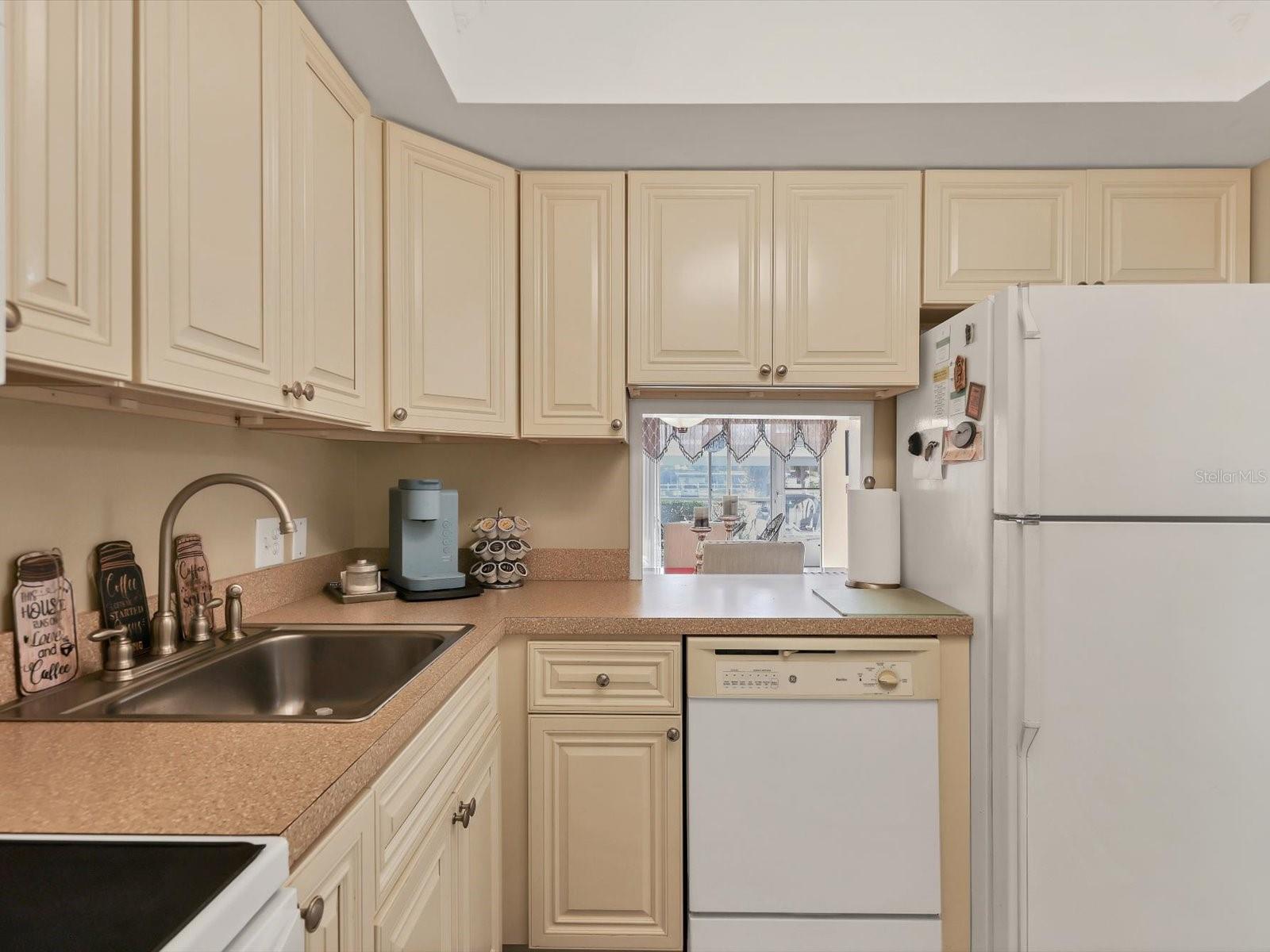 Image 16 of 47 For 1330 Glen Oaks Drive E 174d