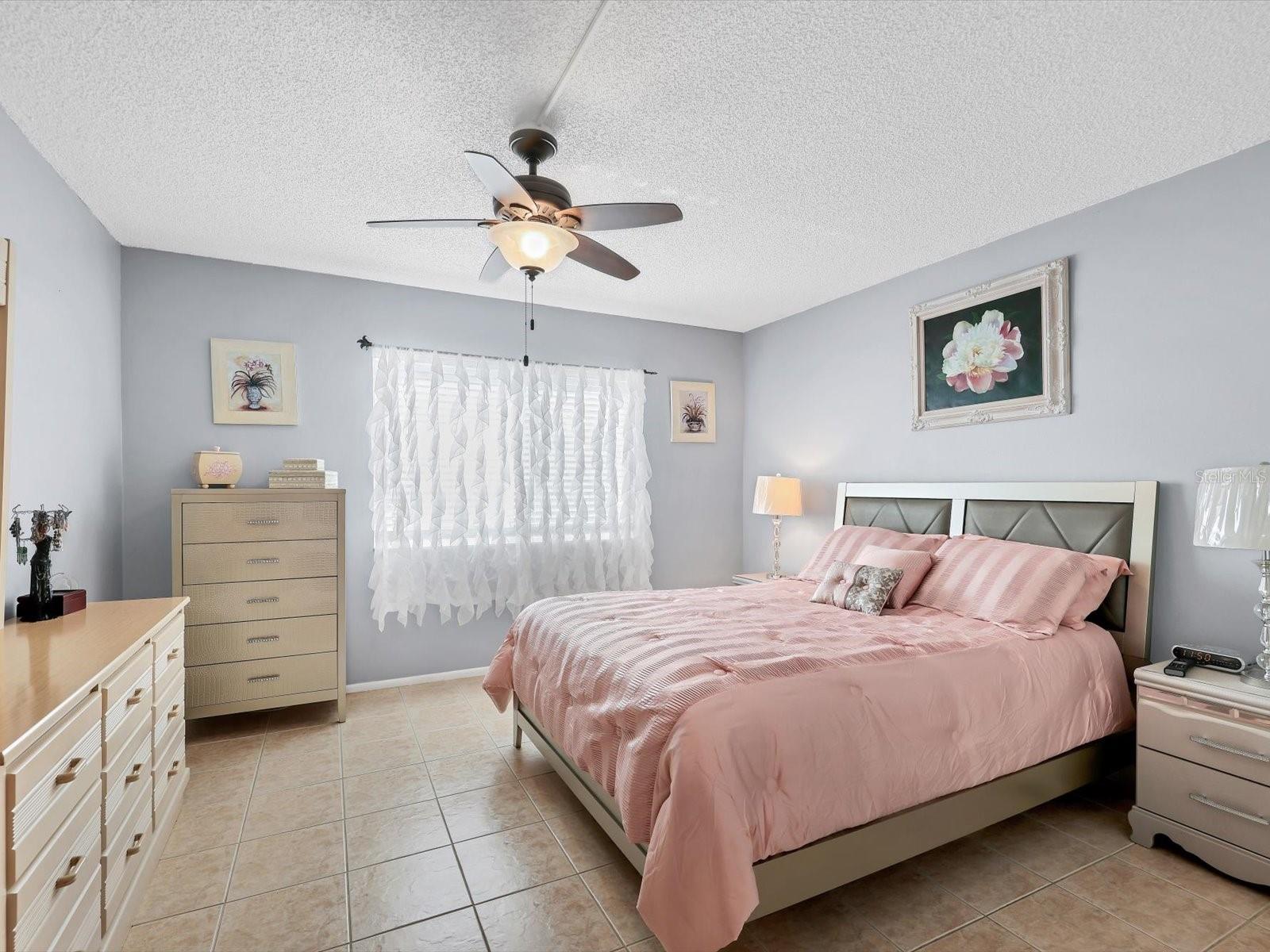 Image 18 of 47 For 1330 Glen Oaks Drive E 174d