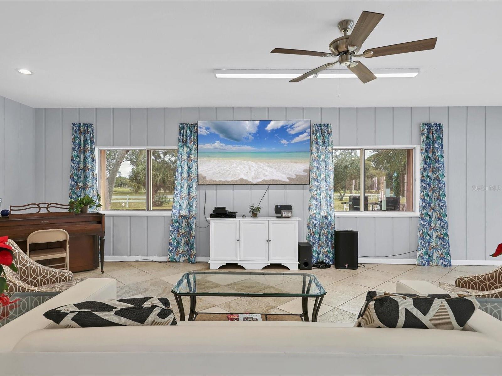 Image 30 of 47 For 1330 Glen Oaks Drive E 174d