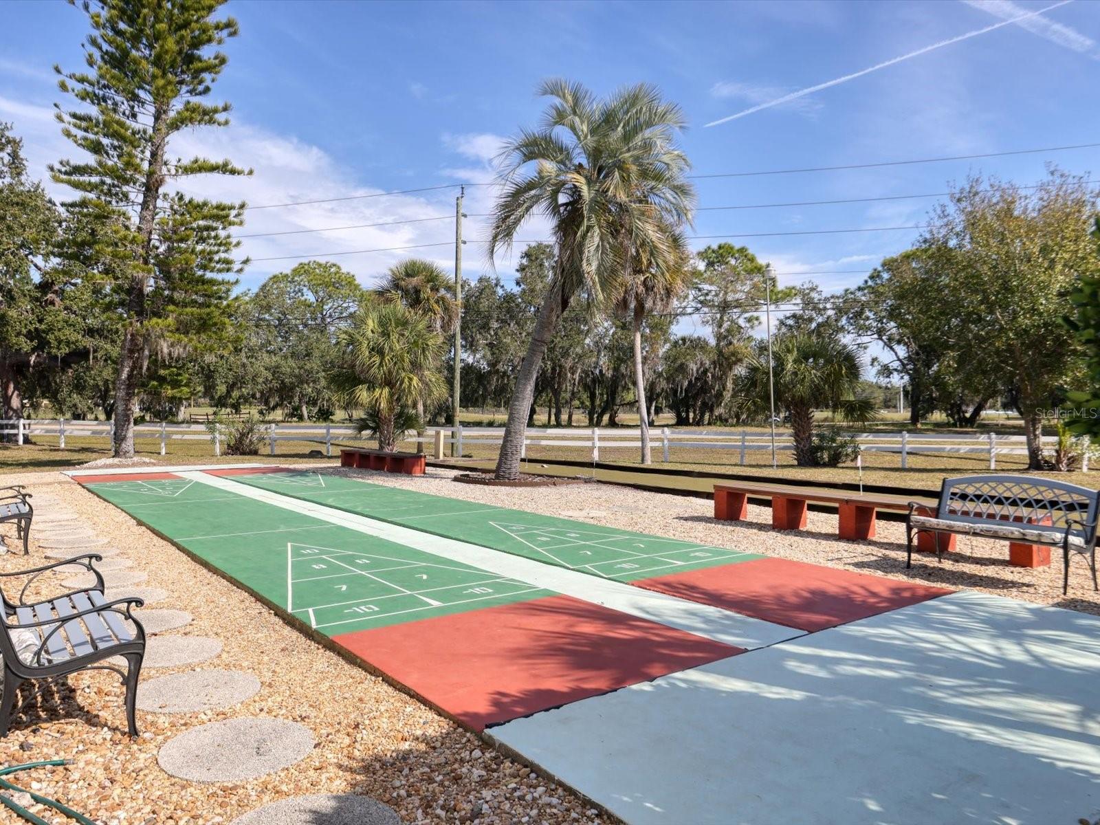 Image 41 of 47 For 1330 Glen Oaks Drive E 174d