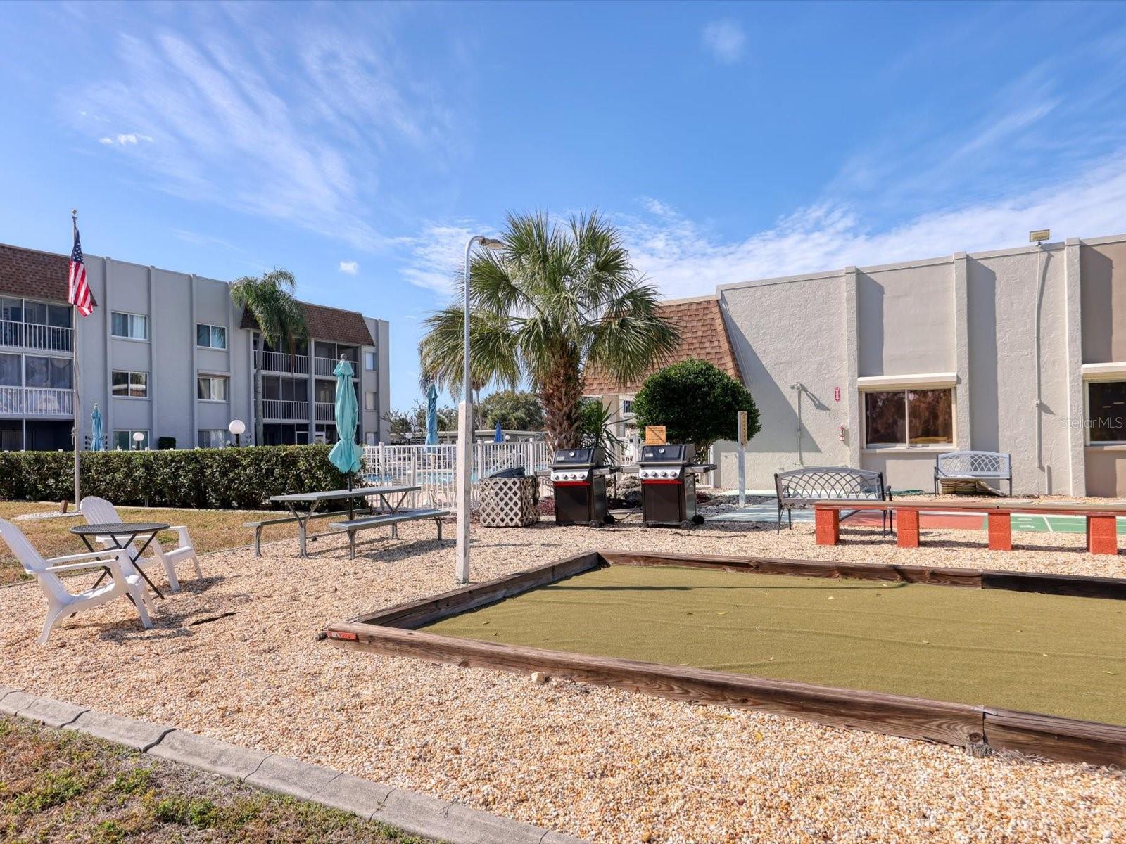 Image 44 of 47 For 1330 Glen Oaks Drive E 174d