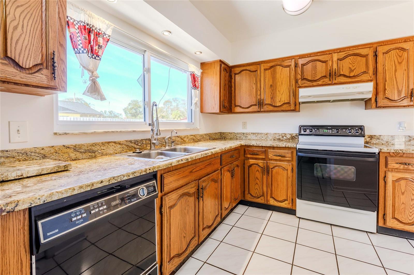 Image 17 of 40 For 7416 Clearview Drive