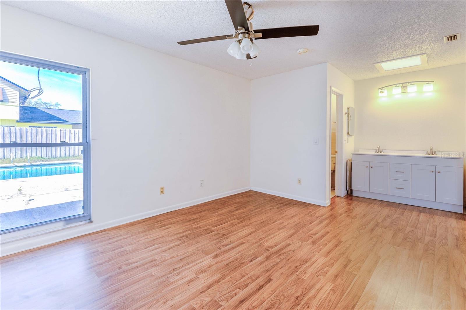 Image 19 of 40 For 7416 Clearview Drive