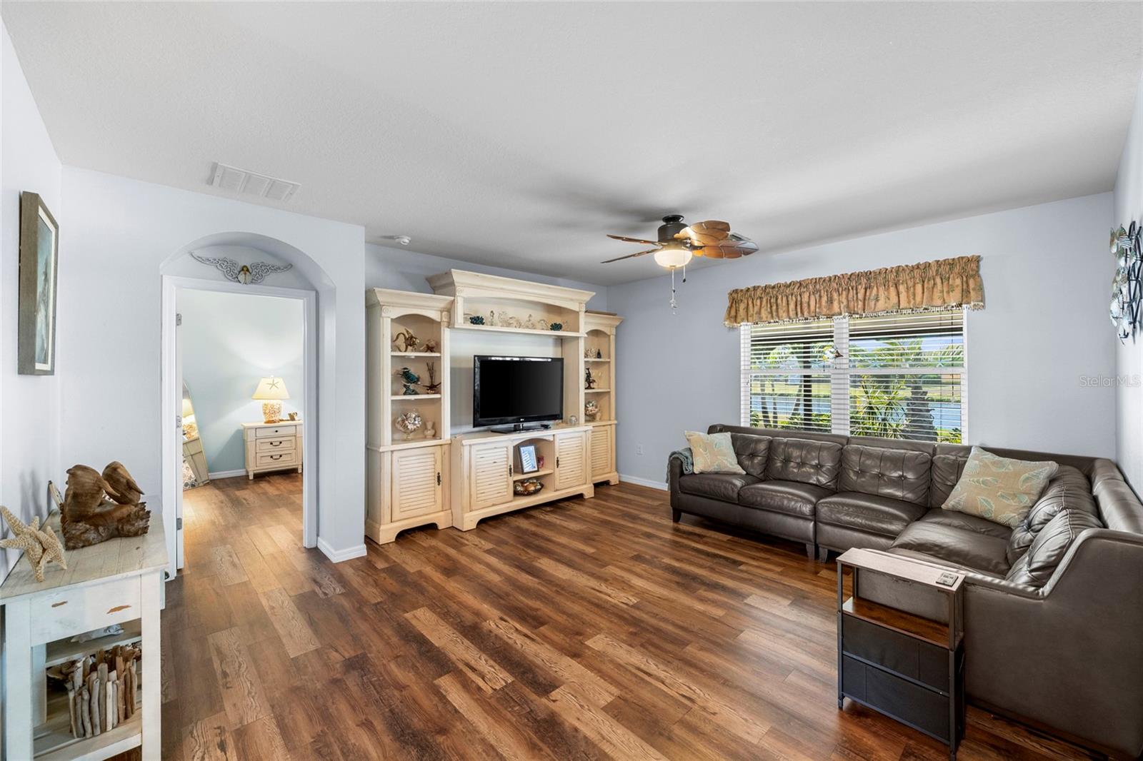 Image 8 of 37 For 15224 Peaceful Bull Place