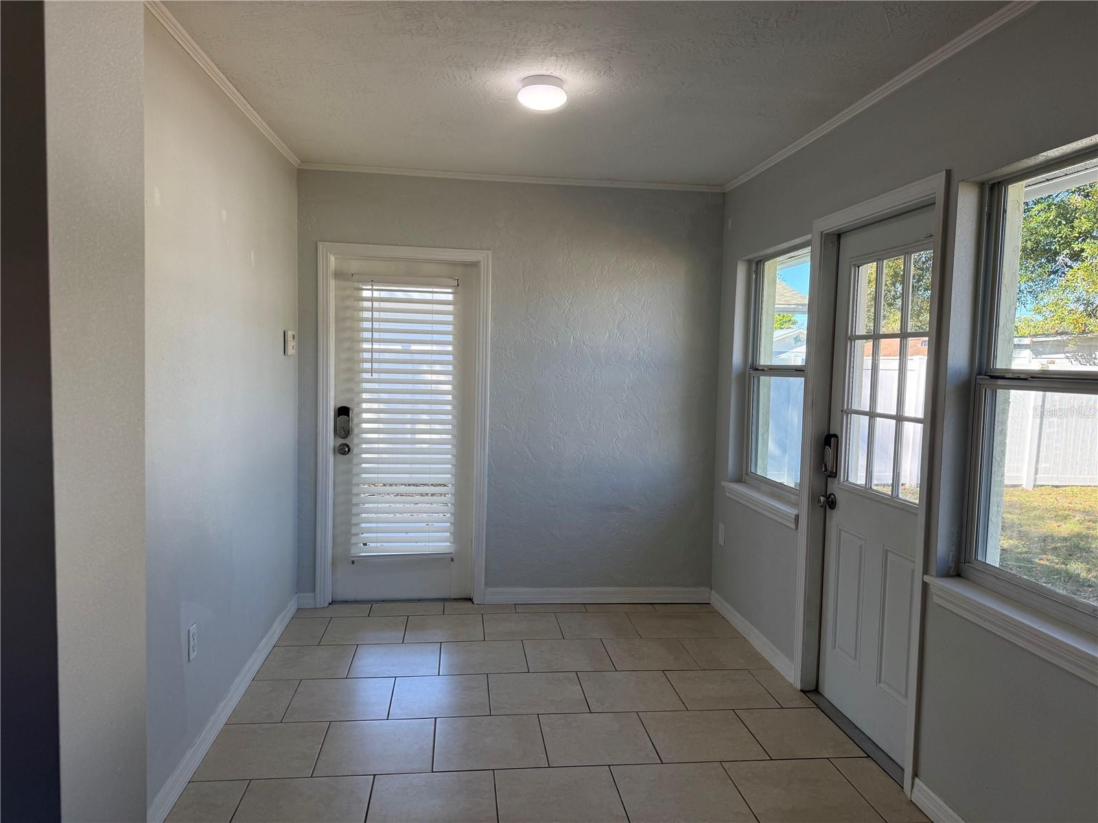 Image 9 of 14 For 4310 7th Avenue W