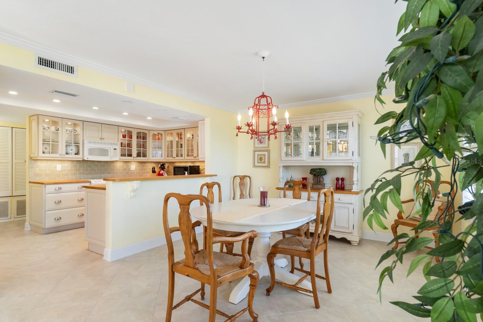 Image 15 of 63 For 8767 Midnight Pass Road 101f