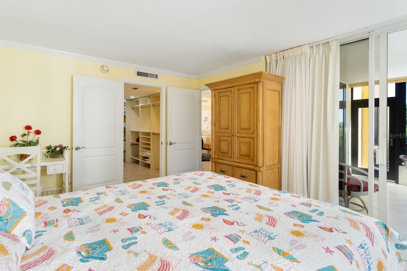 Image 20 of 63 For 8767 Midnight Pass Road 101f