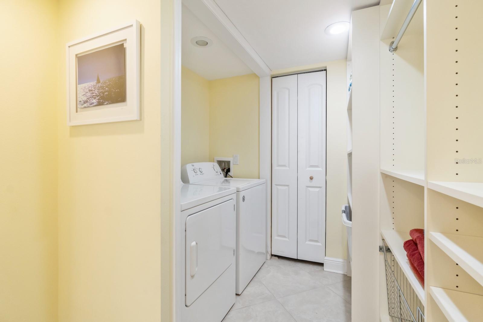 Image 23 of 63 For 8767 Midnight Pass Road 101f