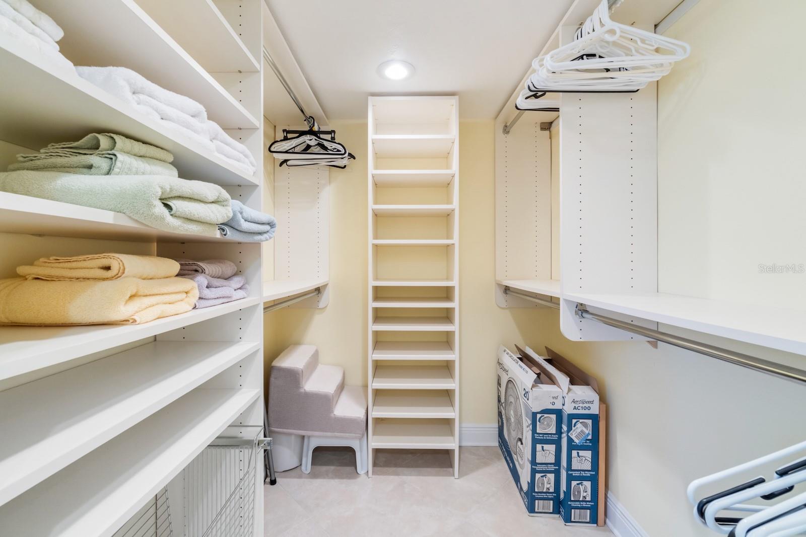 Image 30 of 63 For 8767 Midnight Pass Road 101f