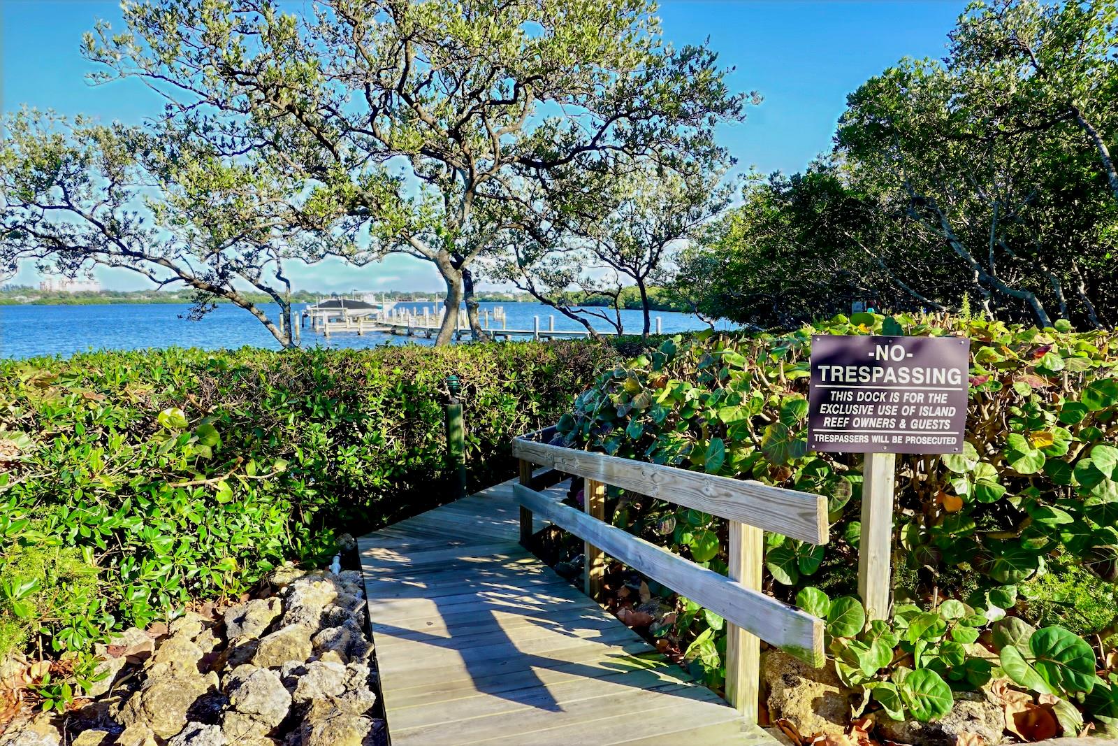 Image 39 of 63 For 8767 Midnight Pass Road 101f