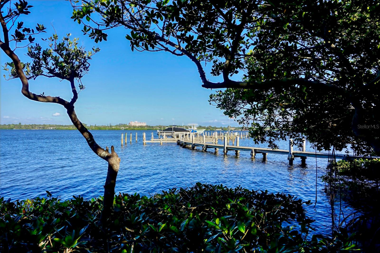 Image 41 of 63 For 8767 Midnight Pass Road 101f