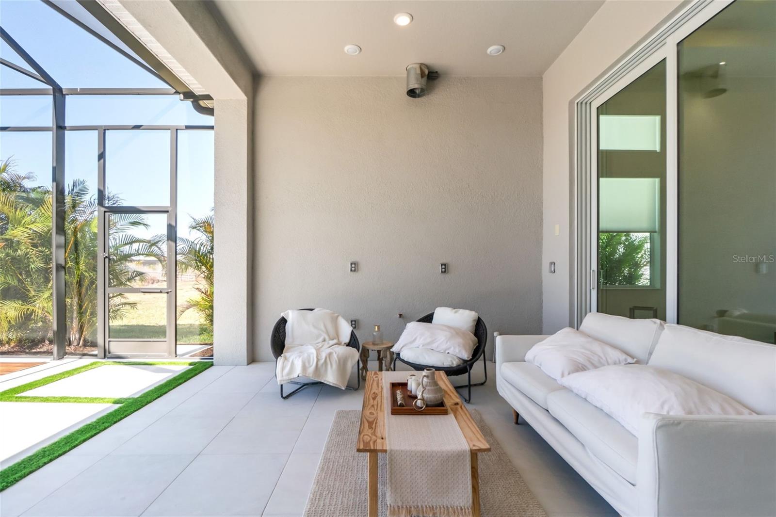 Image 17 of 46 For 7982 Redonda Loop