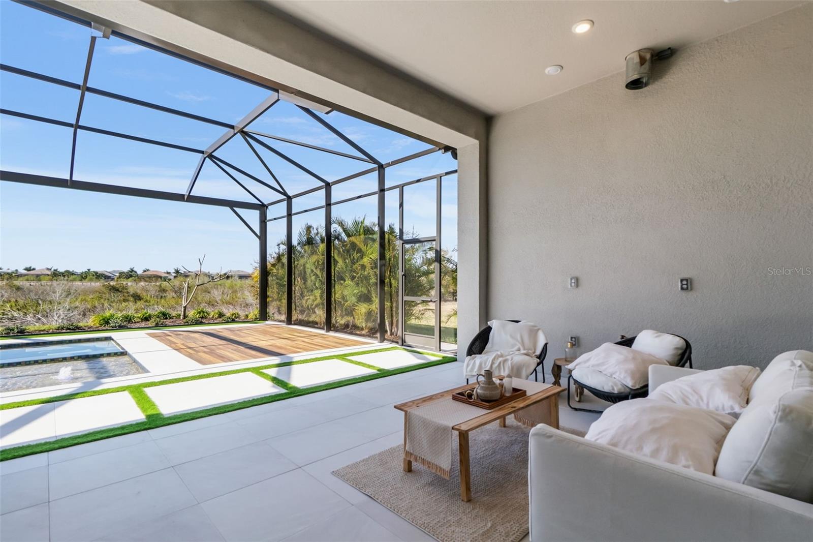 Image 18 of 46 For 7982 Redonda Loop