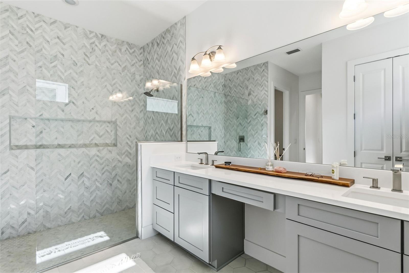 Image 25 of 46 For 7982 Redonda Loop