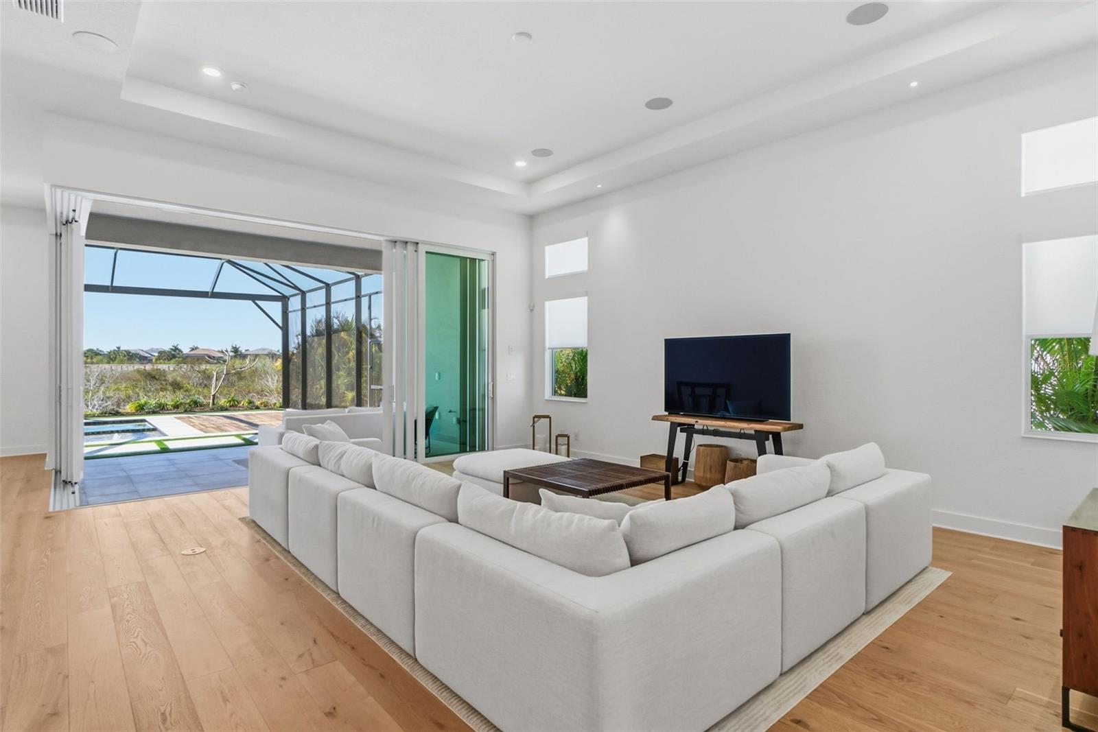 Image 8 of 46 For 7982 Redonda Loop