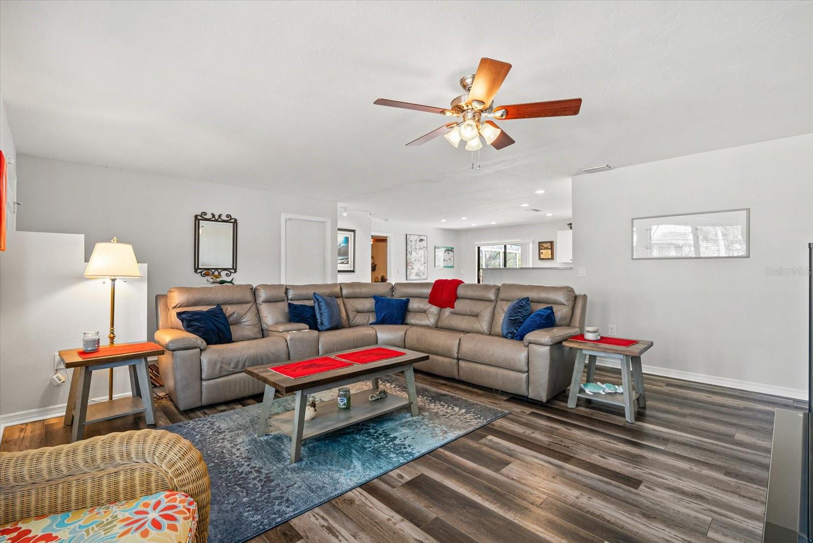 Image 4 of 24 For 4132 Prairie View Drive