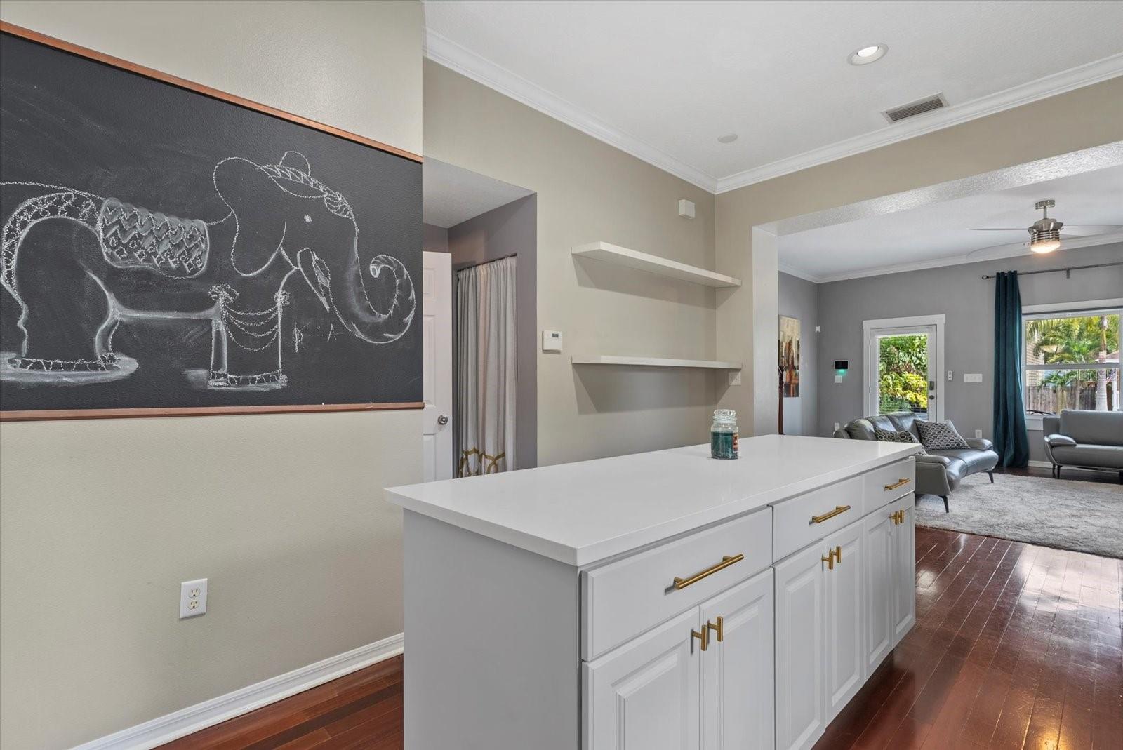 Image 10 of 25 For 412 Amelia Avenue