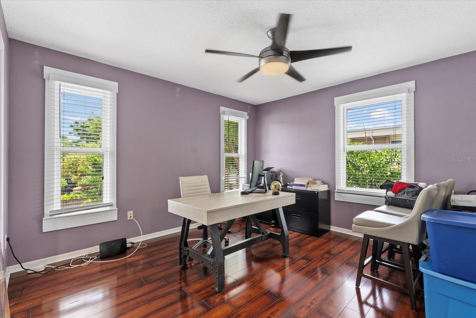 Image 13 of 25 For 412 Amelia Avenue