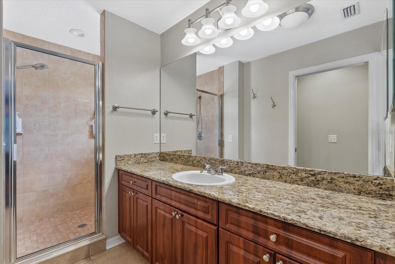 Image 15 of 25 For 412 Amelia Avenue