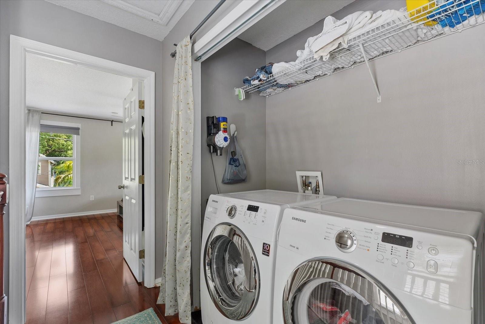 Image 16 of 25 For 412 Amelia Avenue