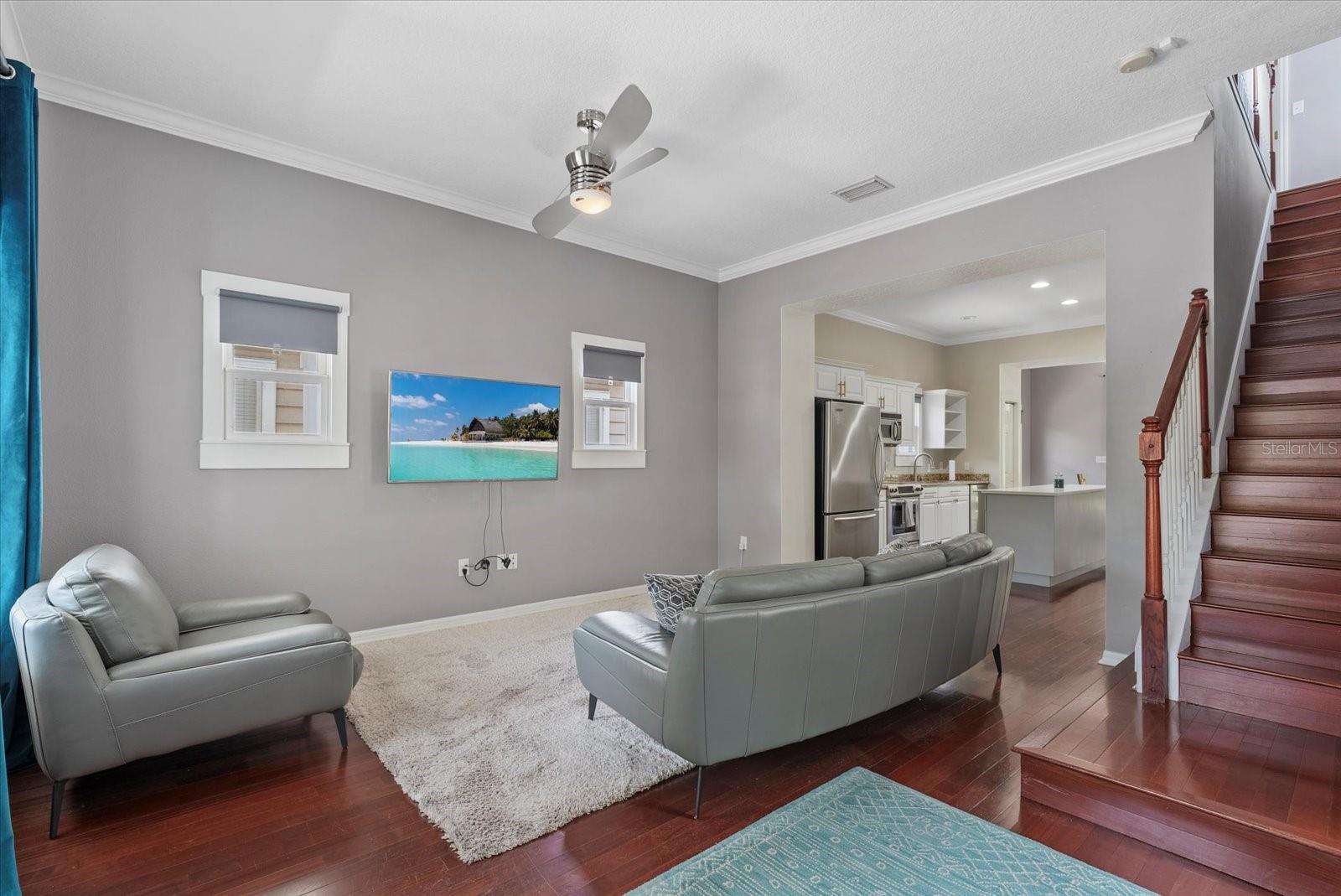 Image 3 of 25 For 412 Amelia Avenue