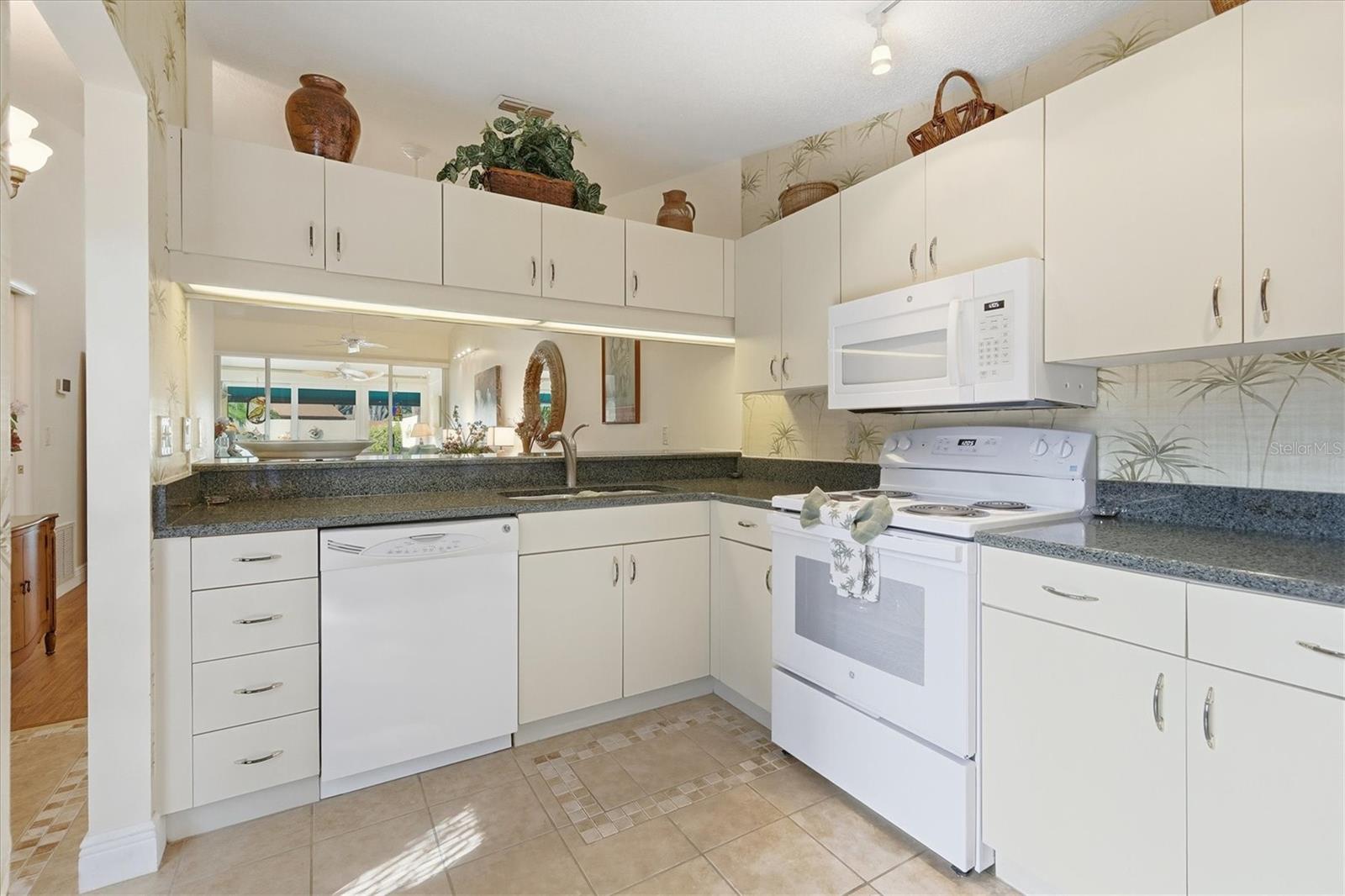 Image 14 of 33 For 2906 Oak Lane