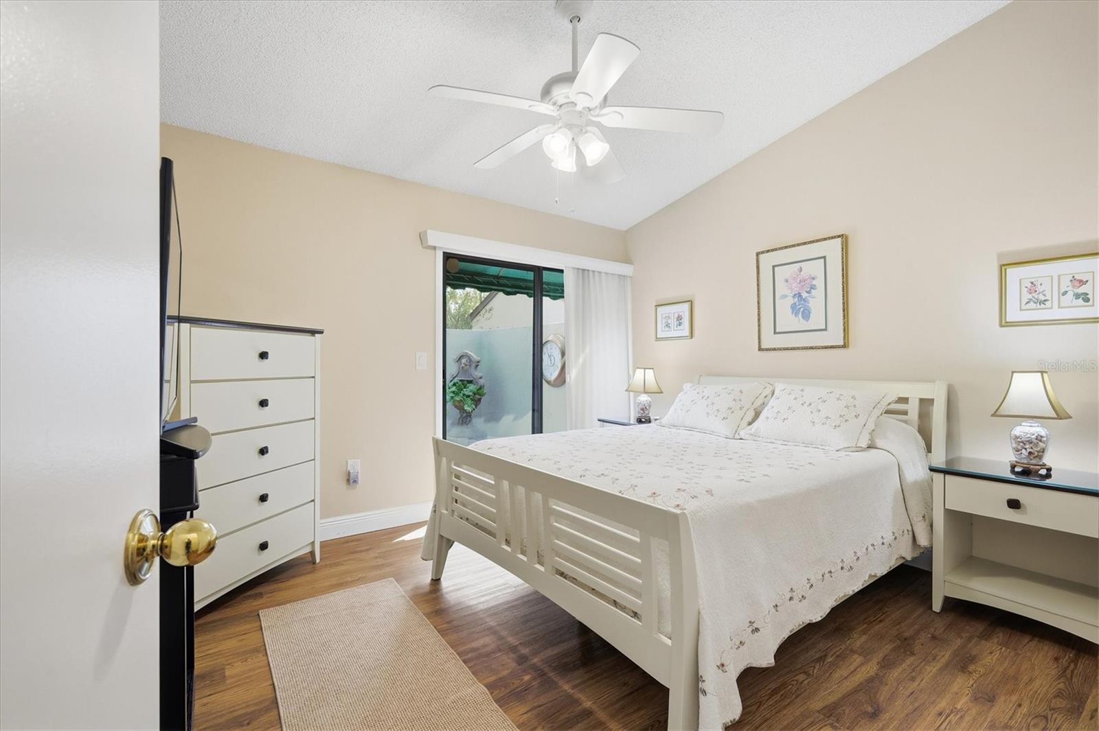 Image 18 of 33 For 2906 Oak Lane