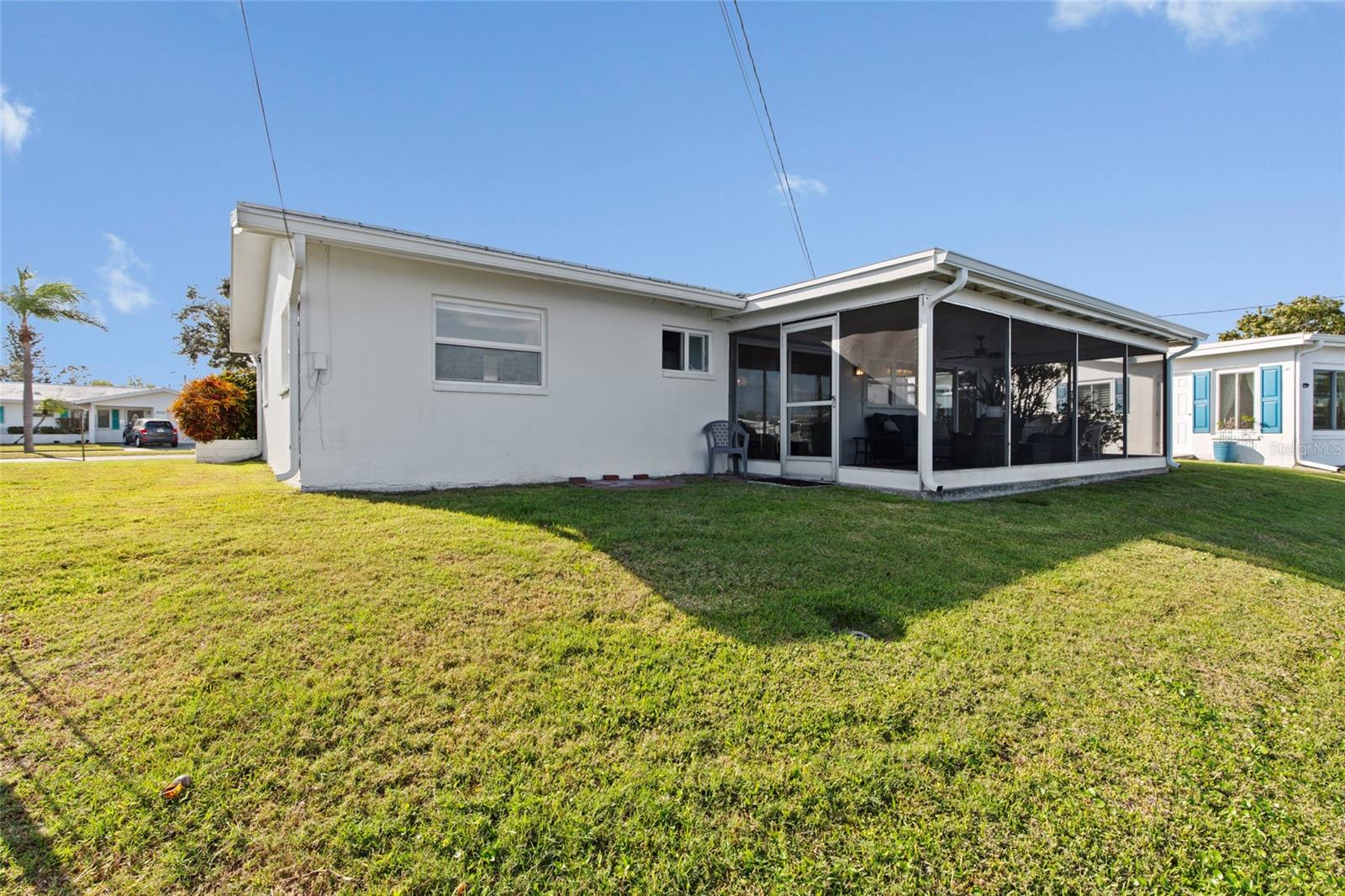 Image 17 of 22 For 9785 Mainlands Boulevard W 1-b