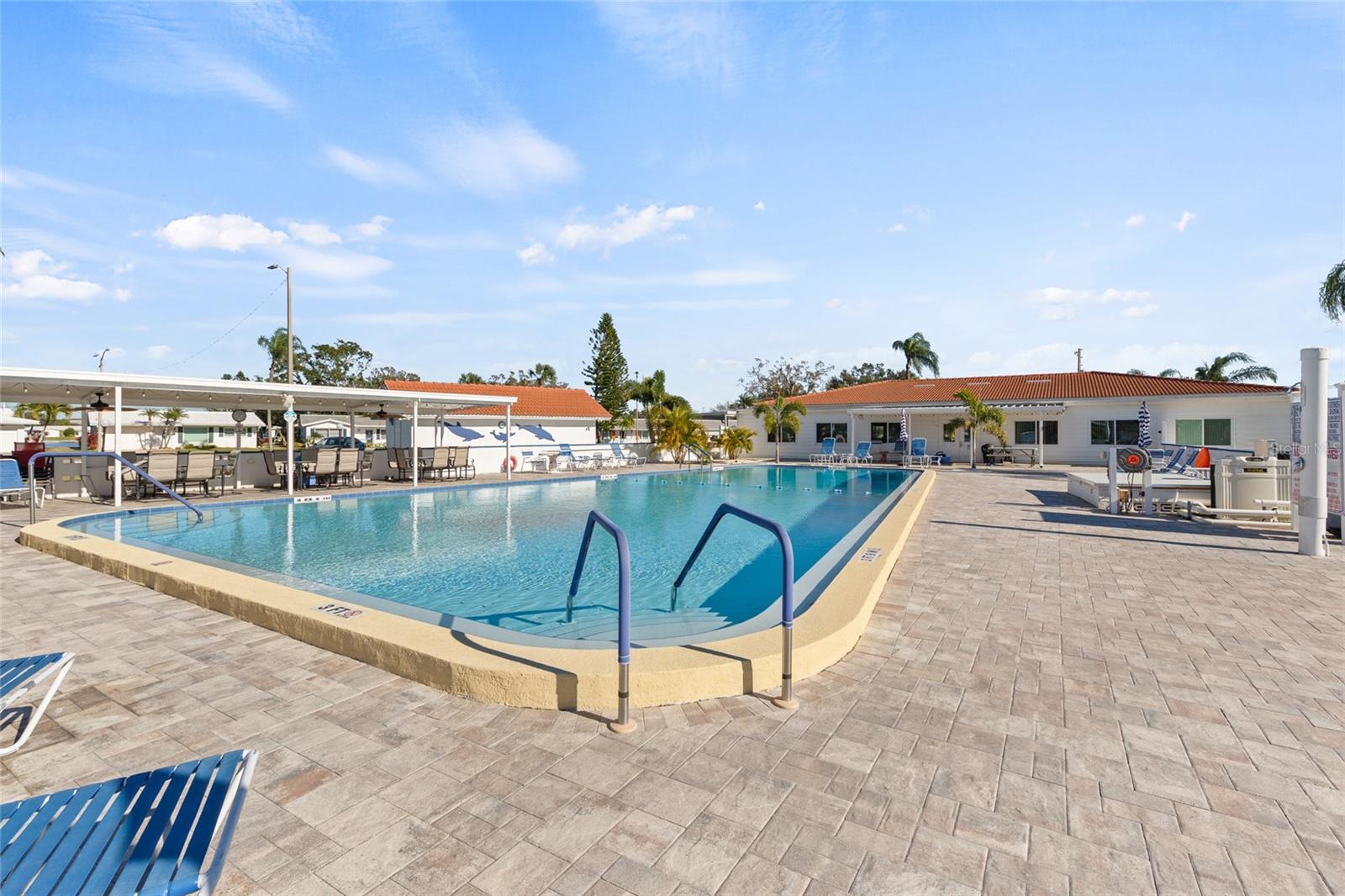 Image 20 of 22 For 9785 Mainlands Boulevard W 1-b