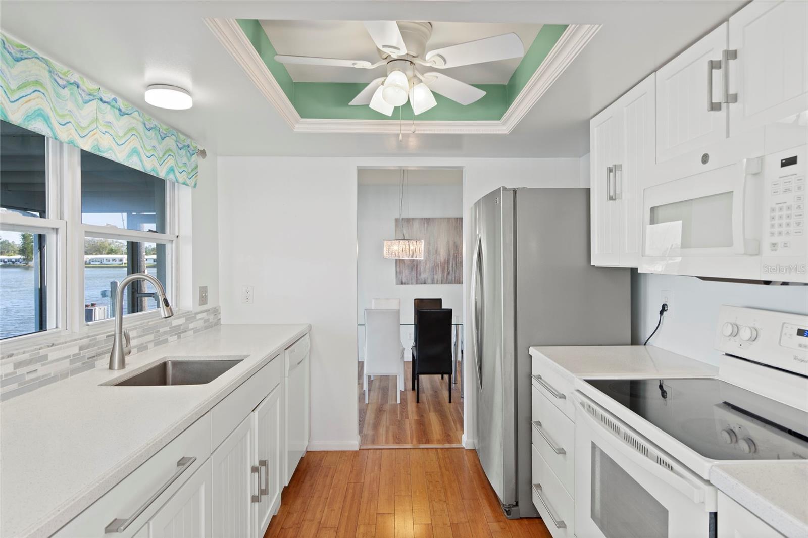 Image 3 of 22 For 9785 Mainlands Boulevard W 1-b