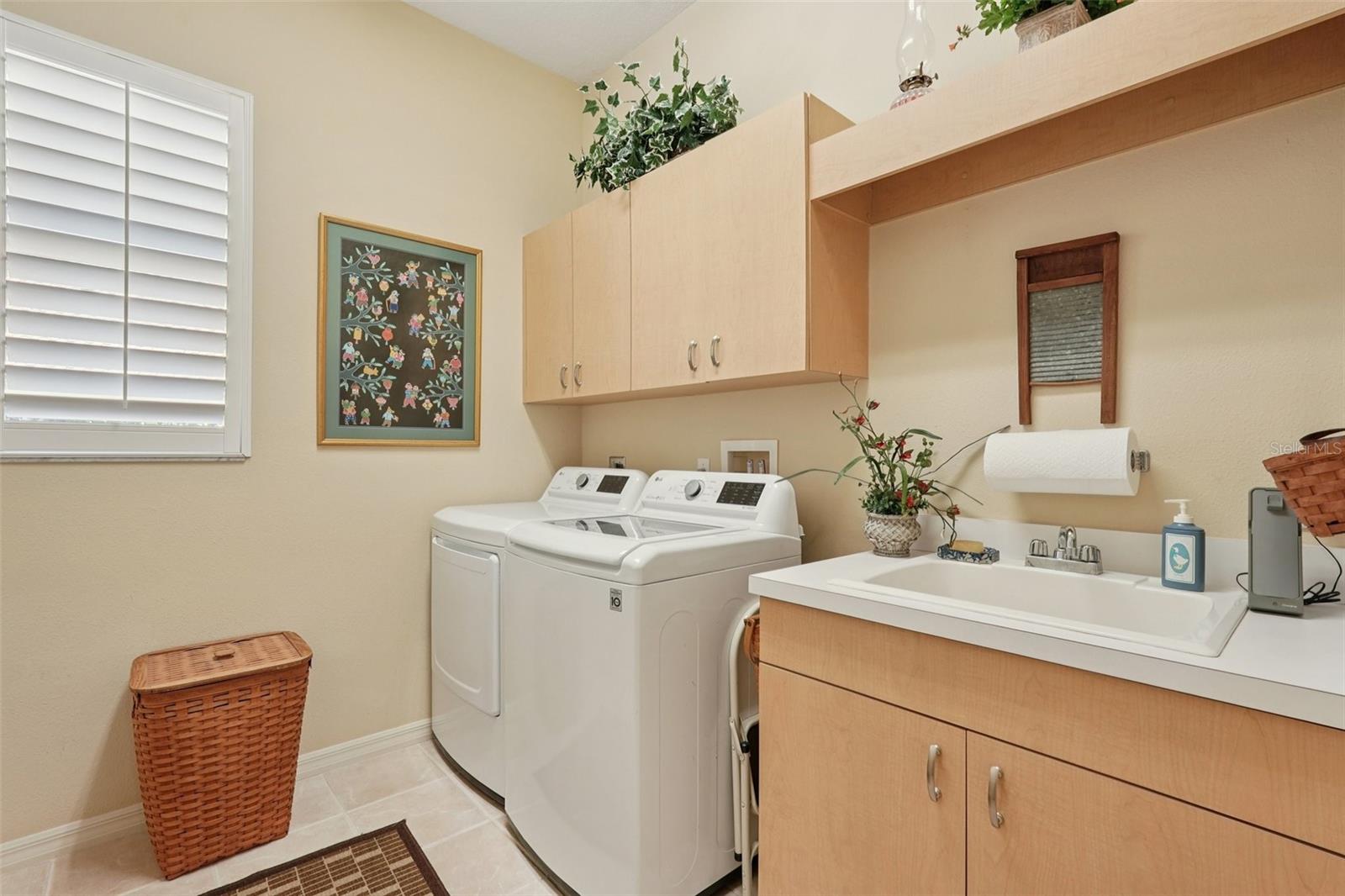 Image 17 of 68 For 417 Huntridge Drive