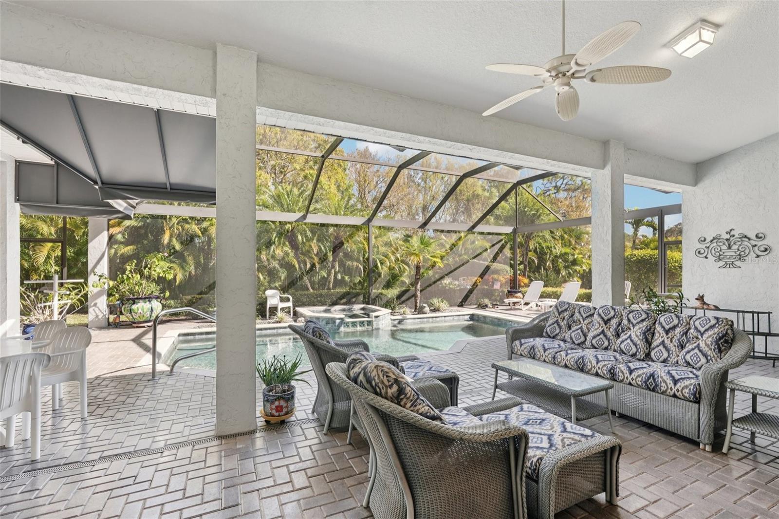 Image 36 of 68 For 417 Huntridge Drive