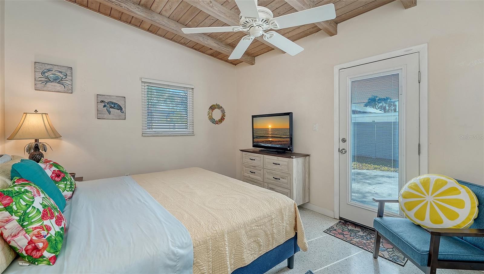 Image 15 of 55 For 817 Harbor Drive S