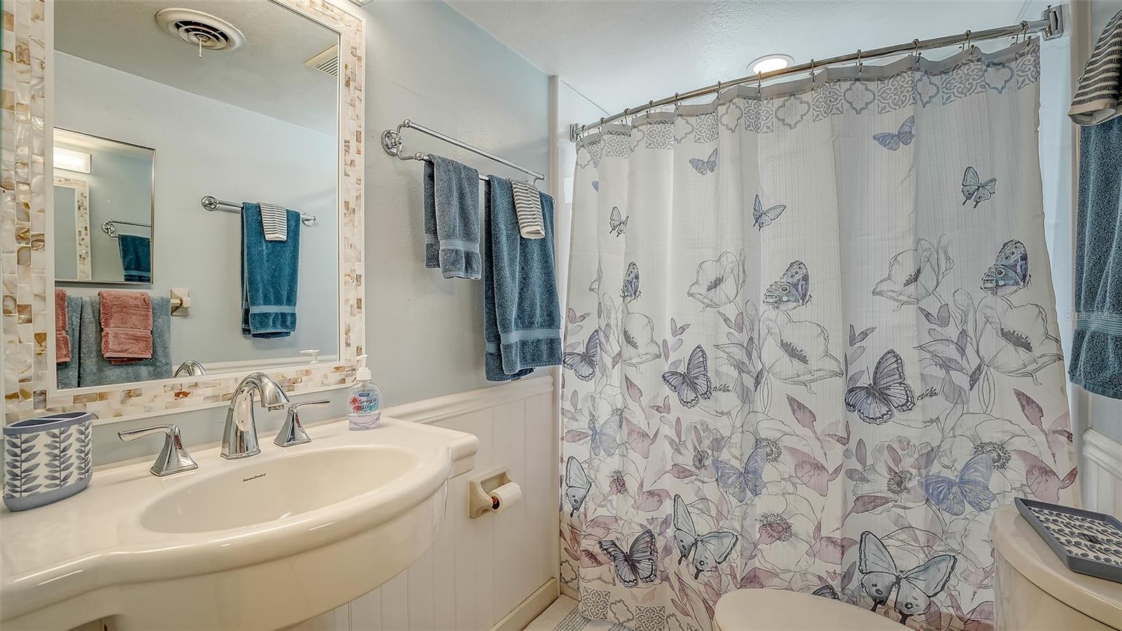 Image 18 of 55 For 817 Harbor Drive S