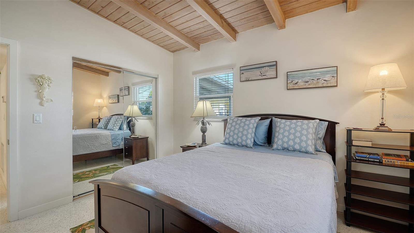 Image 21 of 55 For 817 Harbor Drive S