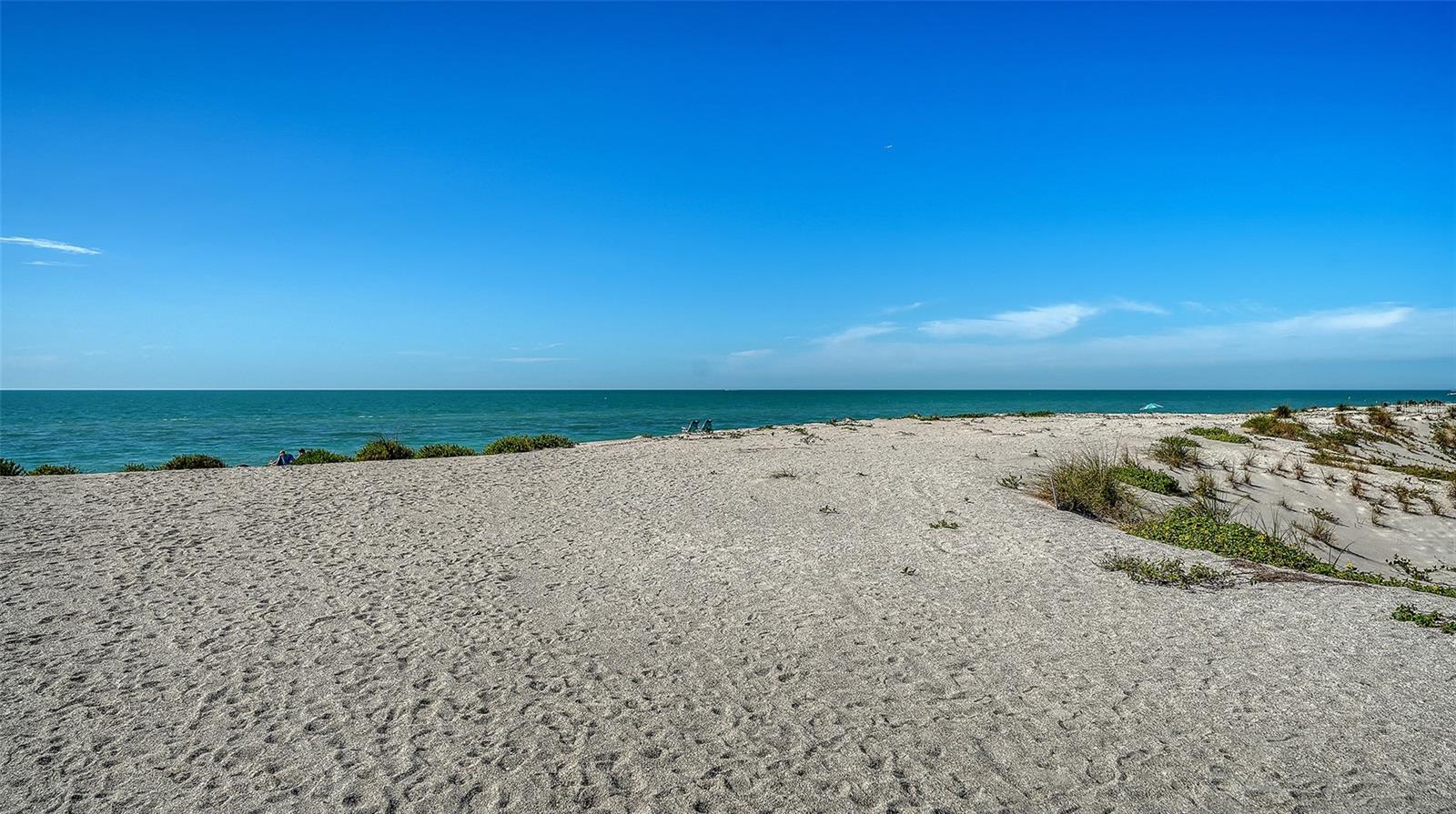 Image 35 of 55 For 817 Harbor Drive S