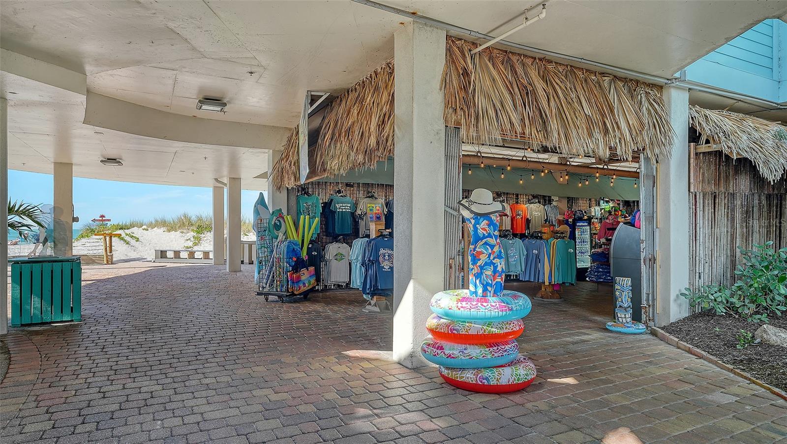 Image 38 of 55 For 817 Harbor Drive S