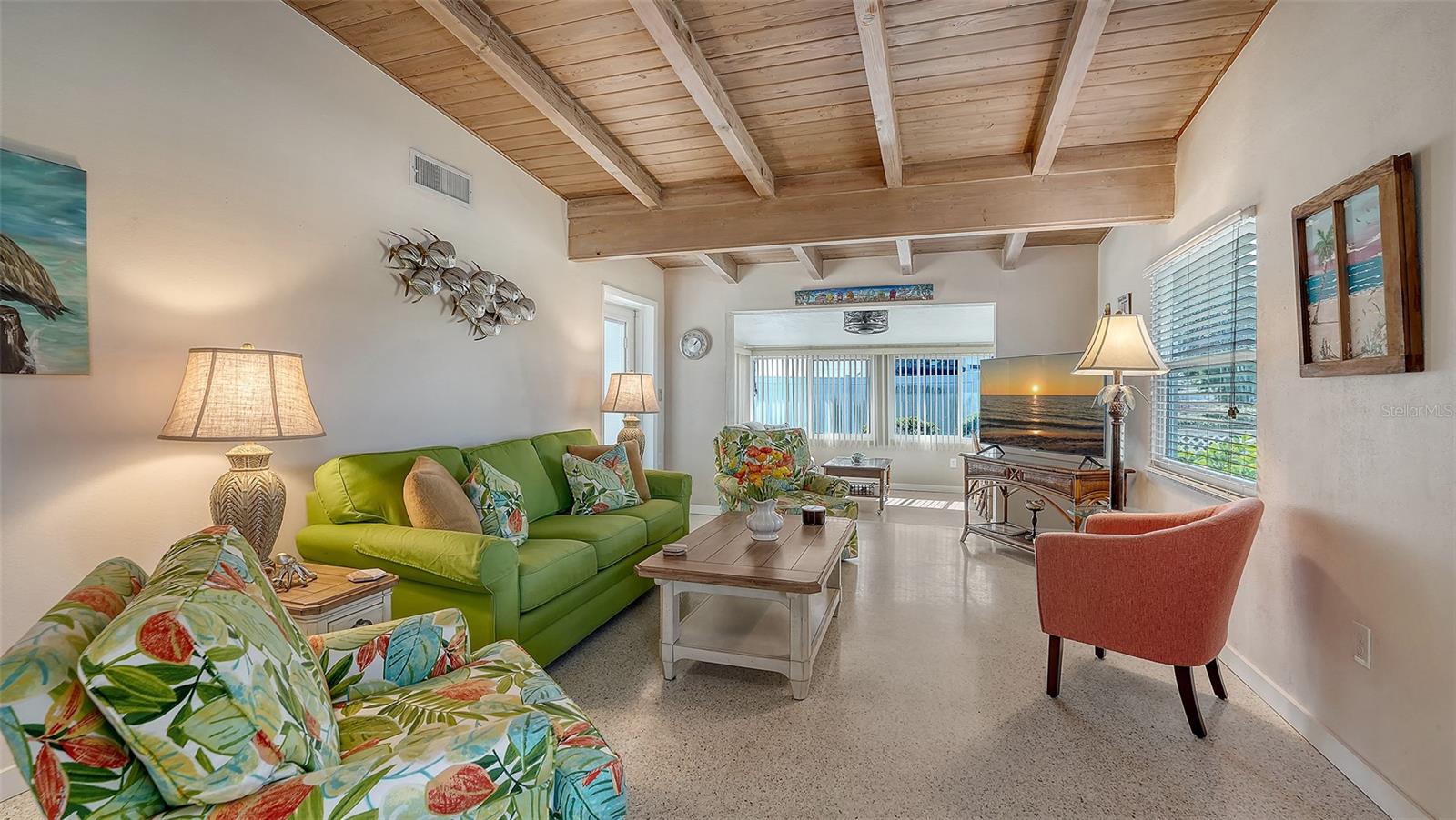 Image 6 of 55 For 817 Harbor Drive S