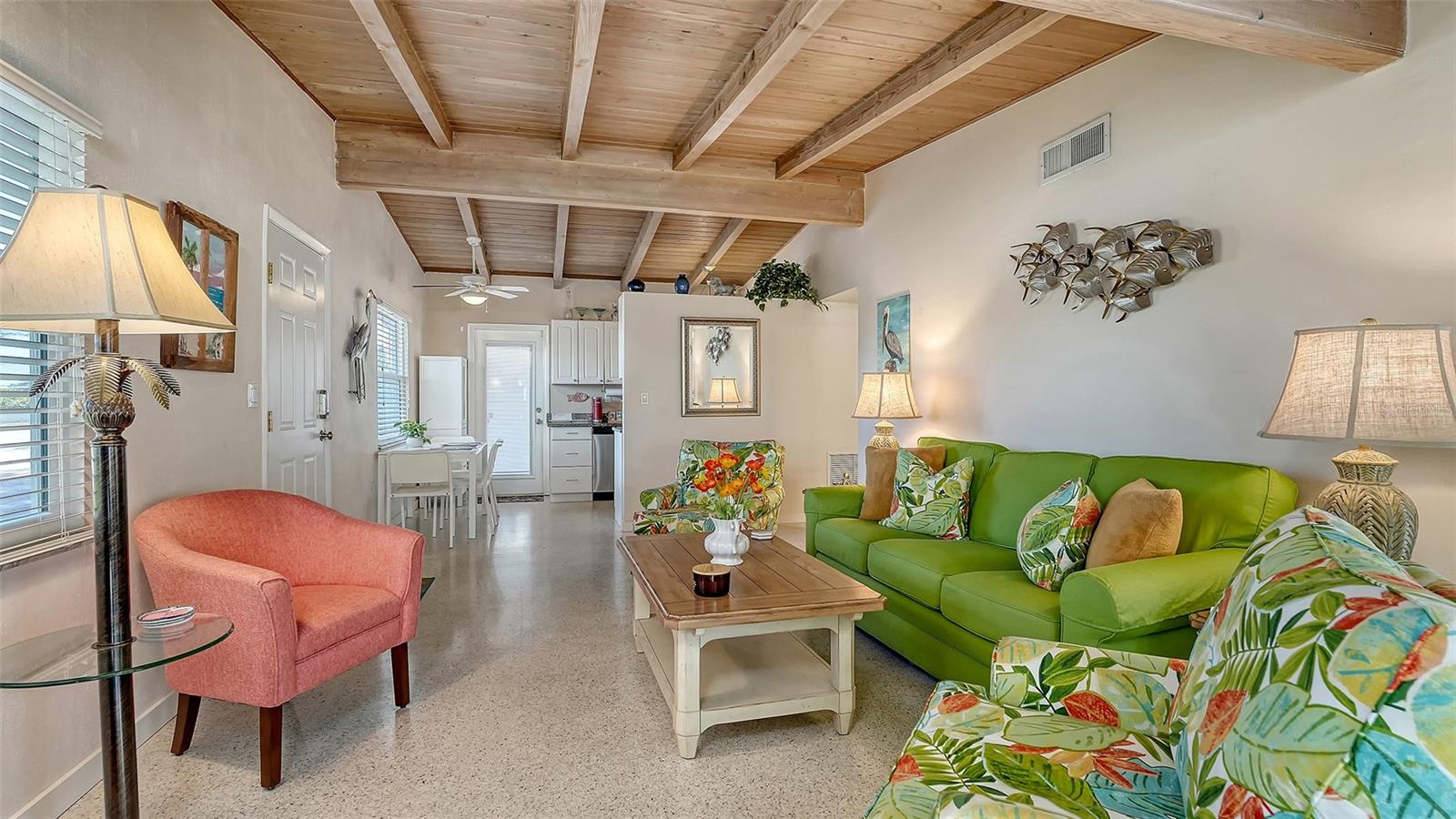 Image 8 of 55 For 817 Harbor Drive S