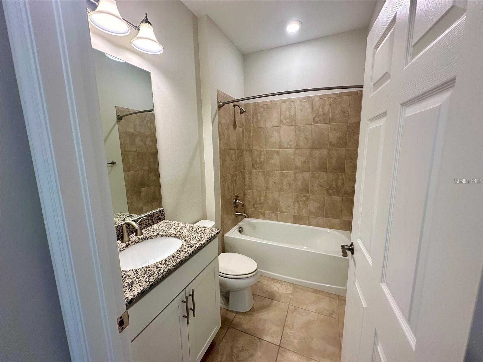 Image 21 of 25 For 17043 Hampton Falls Terrace