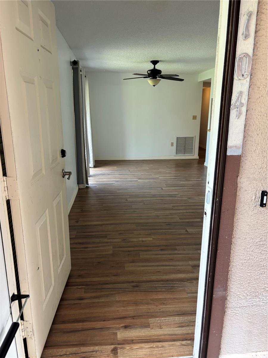 Image 4 of 21 For 5026 Water Oak Drive 104