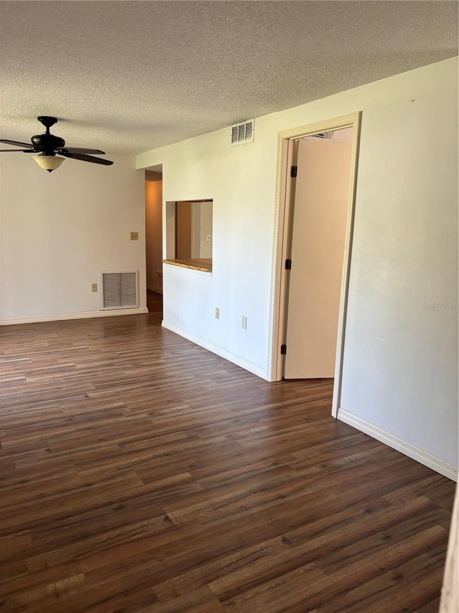 Image 5 of 21 For 5026 Water Oak Drive 104