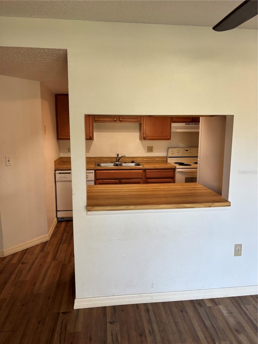 Image 8 of 21 For 5026 Water Oak Drive 104